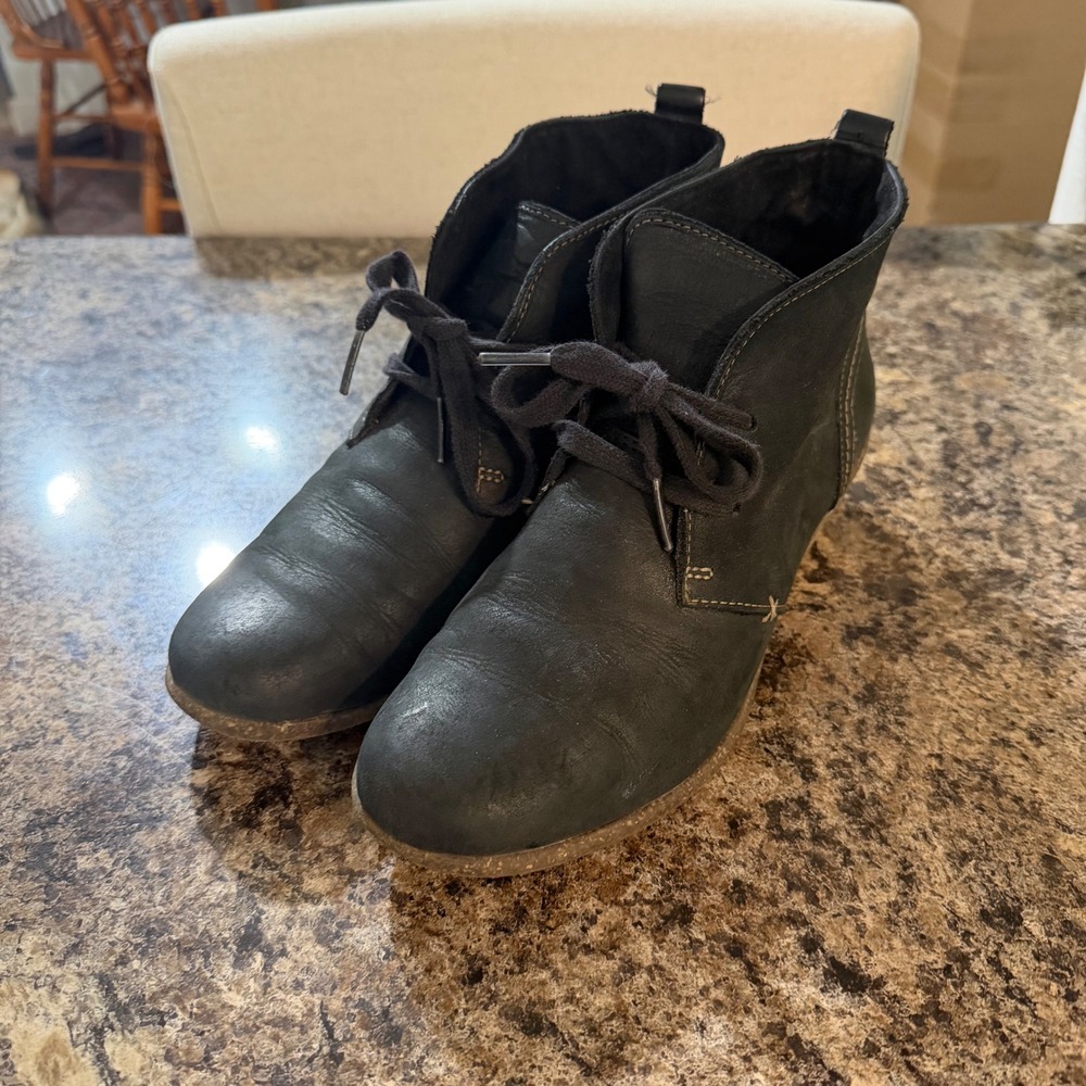 Clarks Artisan Black Leather Lace Up Ankle Desert Boots 261296334050 Womens 7.5